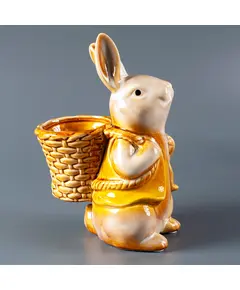 Декоративная подставка "Кролик с корзиной" в желтом цвете 4990 For home Kokshetau, магазин посуды