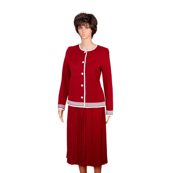 Костюм женский трикотажный (Жакет и юбка плиссе) бордового цвета размер 46 40000 Арман, трикотажное предприятие