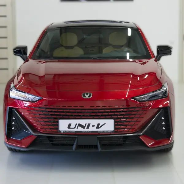 Автомобиль Changan Uni-V Tech 1.5T 2WD 7DCT 12490000 Changan Kokshetau, ​автосалон