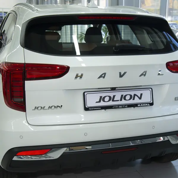 Автомобиль Haval Jolion Comfort 1.5T 2WD MT 10890000 Haval, ​автосалон