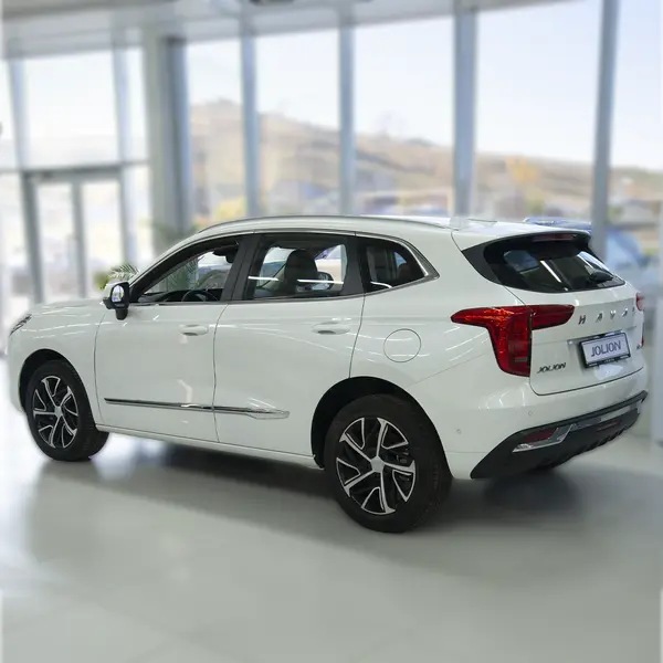 Автомобиль Haval Jolion Comfort 1.5T 2WD MT 10890000 Haval, ​автосалон