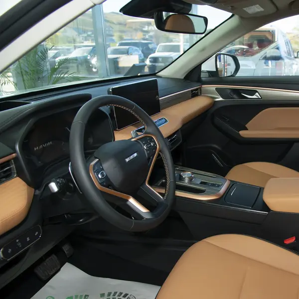Автомобиль Haval Jolion Comfort 1.5T 2WD MT 10890000 Haval, ​автосалон