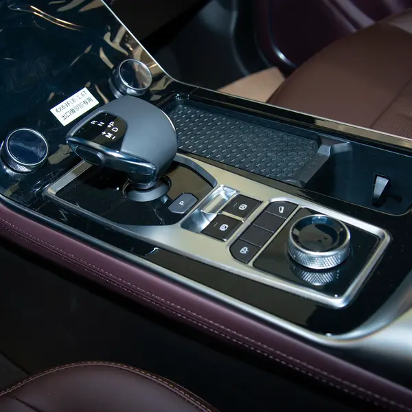 Автомобиль Jetour X90 2.0T 7DCT Plus Цвет:черный 13490000 Jetour, ​автосалон