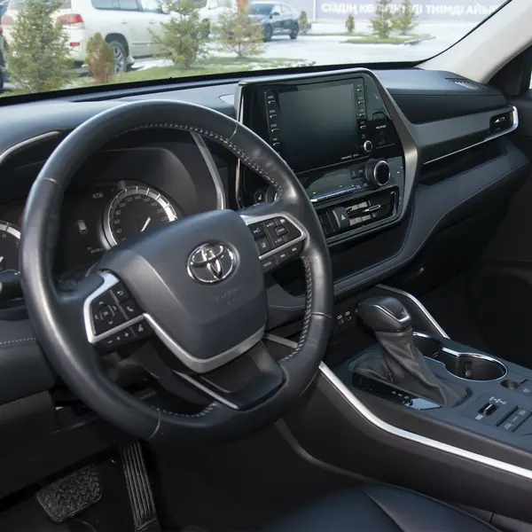 Автомобиль Toyota Highlander 2022 года 26500000 Тойота сервис Кокшетау, ​автосалон
