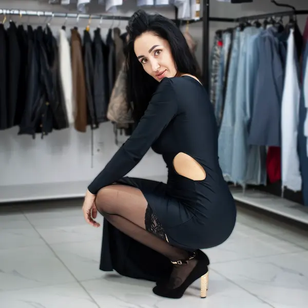Платье женское черного цвета с одним рукавом 16500 Фифочка, магазин женской одежды